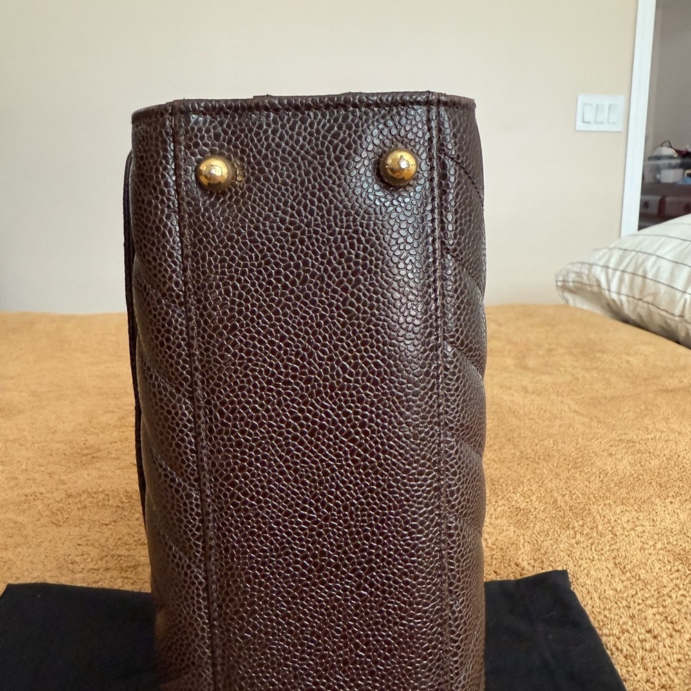 Chanel Brown caviar Chevron Quilted shoulder bag 24K gold plated HDW - Picture 4 of 11